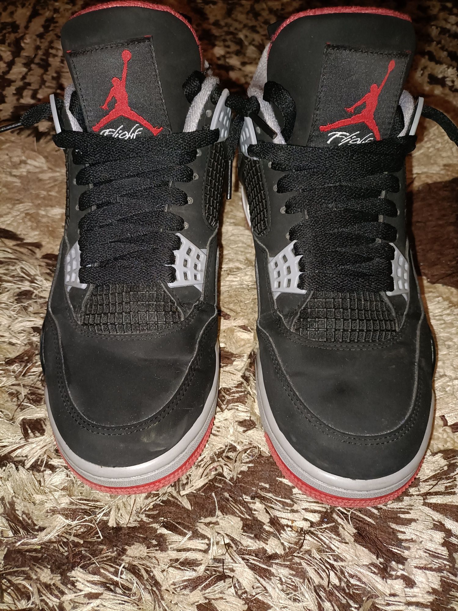 Air Jordan 4 Bred