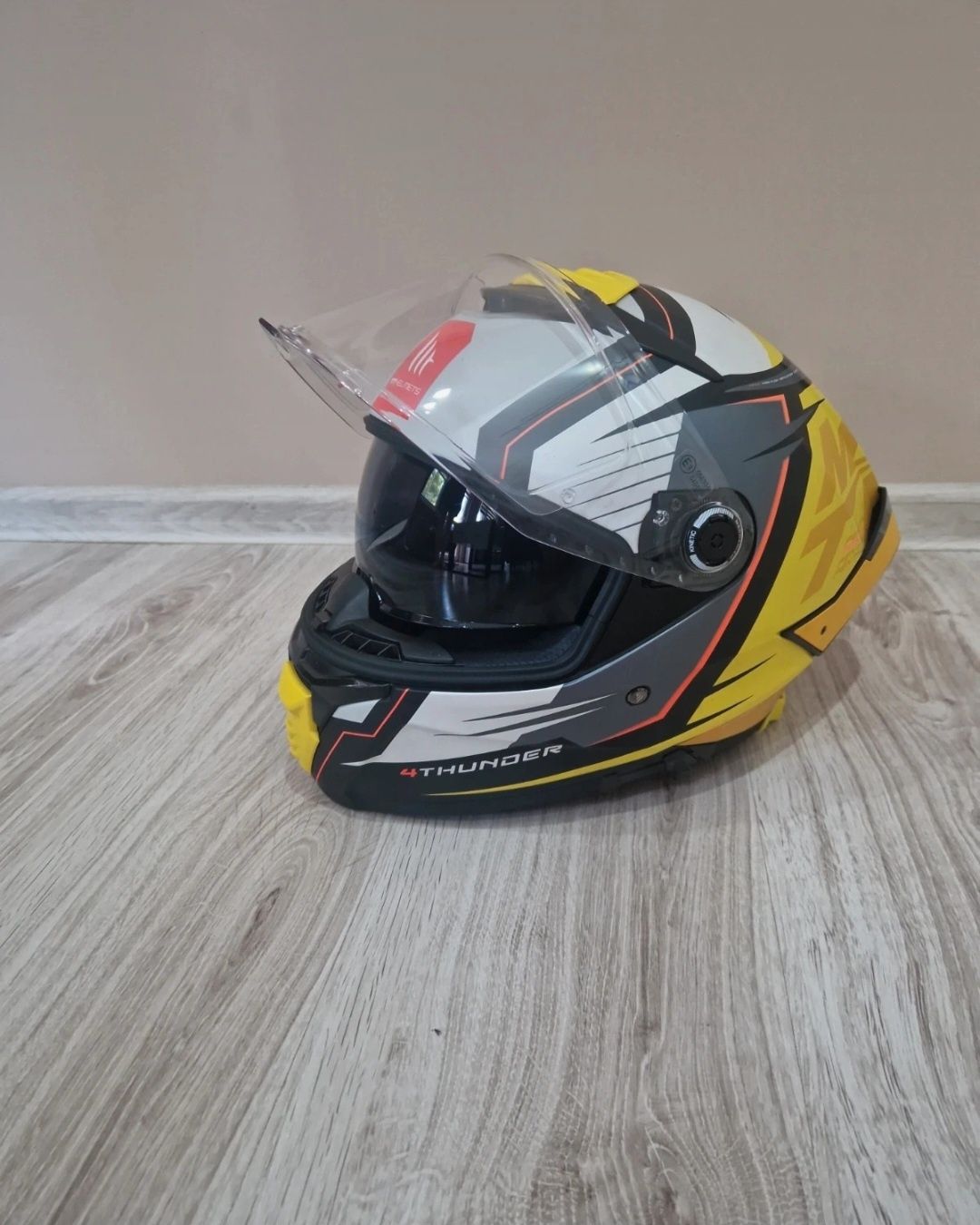 Kask motocyklowy MT