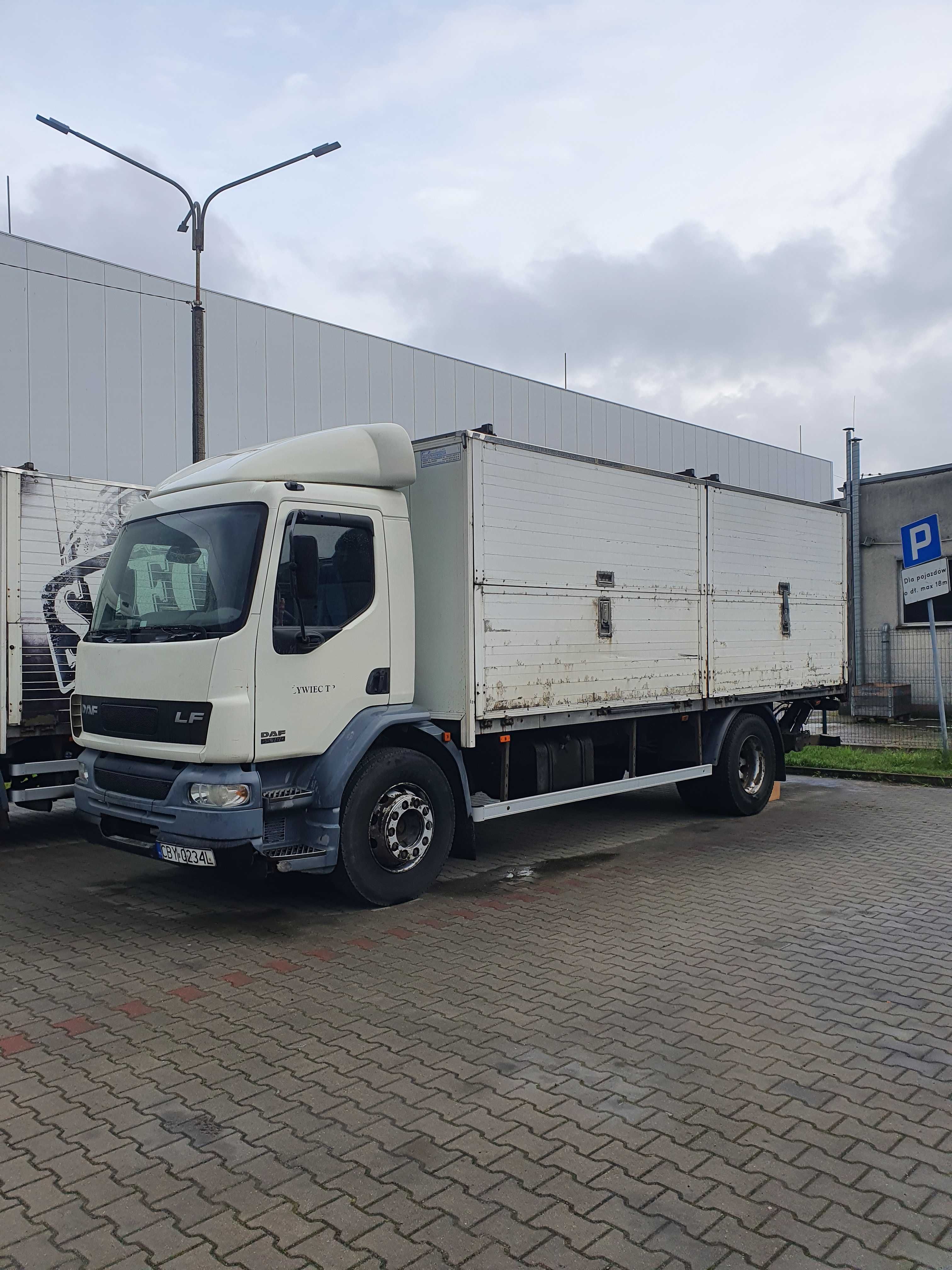 Daf 55.180 LF, DMC 18000, z windą UDT, 2006 rok