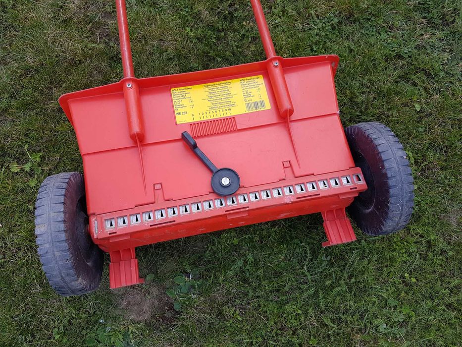siewnik ogrodowy Wolf Garten, rozsiewacz nawozów / trawy