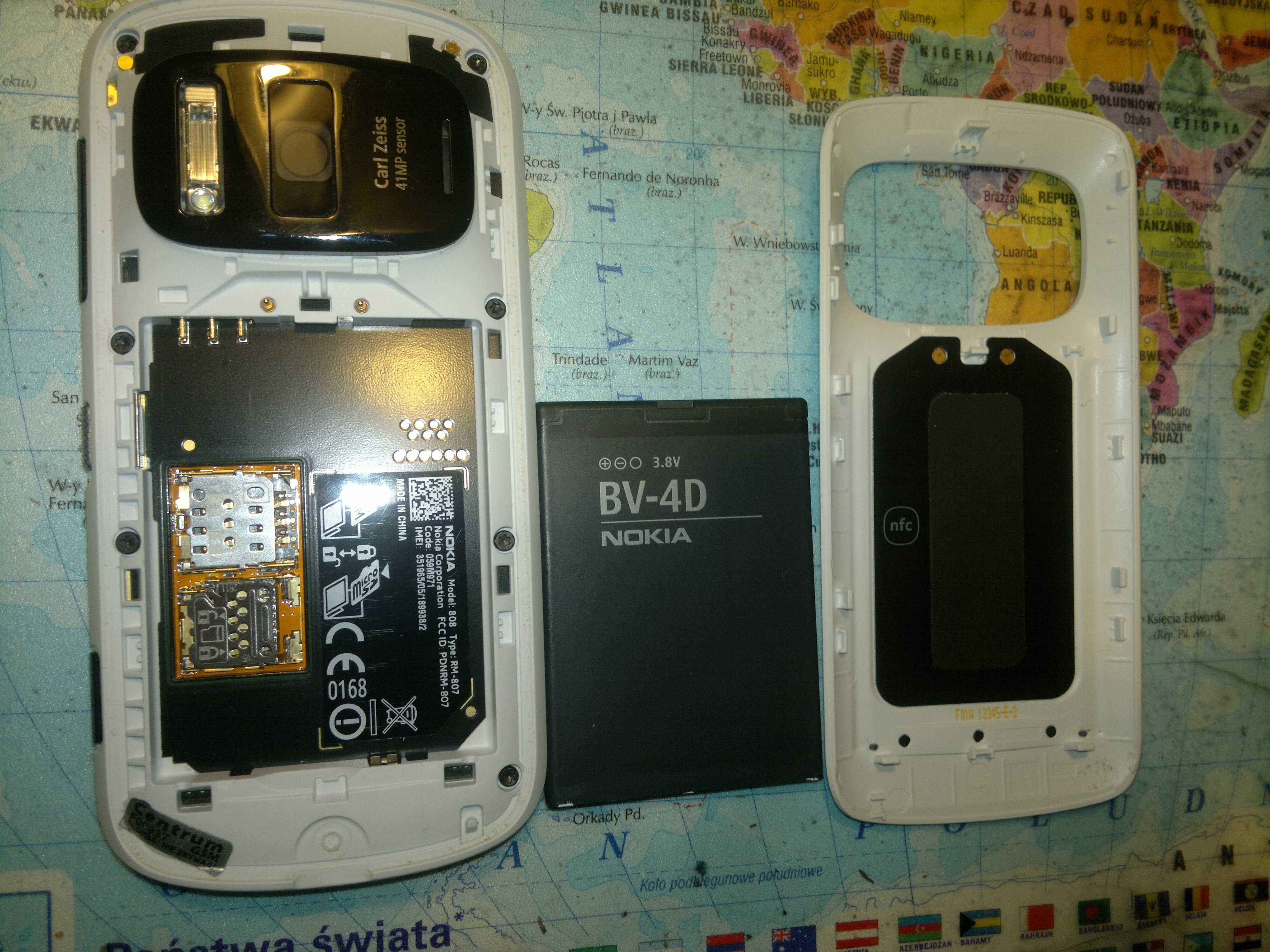NOKIA 808 PureView z oryginalnym  pudełkiem