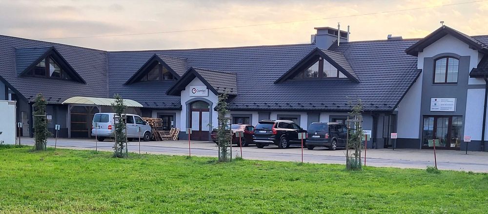 Sprzedam budynek handlowo -usługowy , magazyn 700 m2, Brzesko