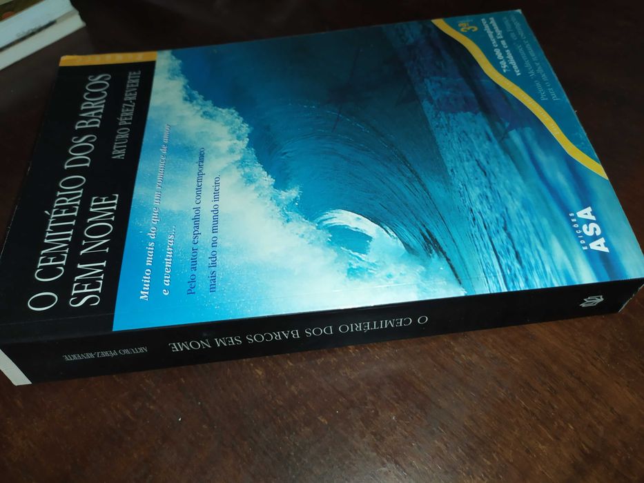 O cemitério dos barcos sem nome, Arturo Pérez-Reverte