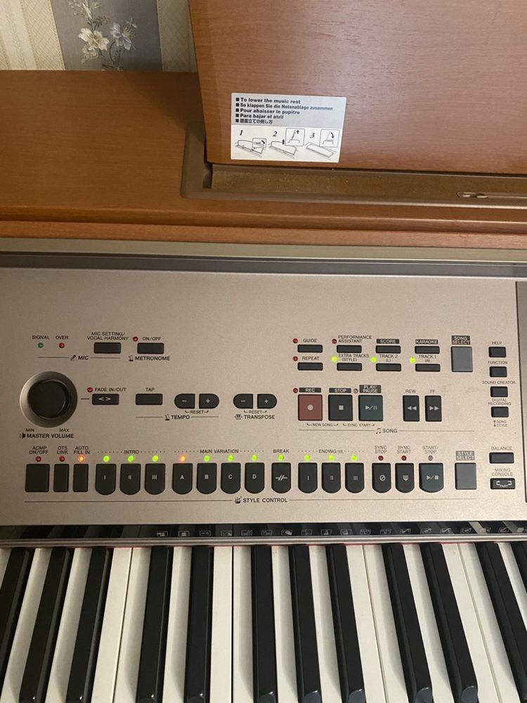 Електронне піаніно Yamaha CVP-307 Clavinova Digital Piano