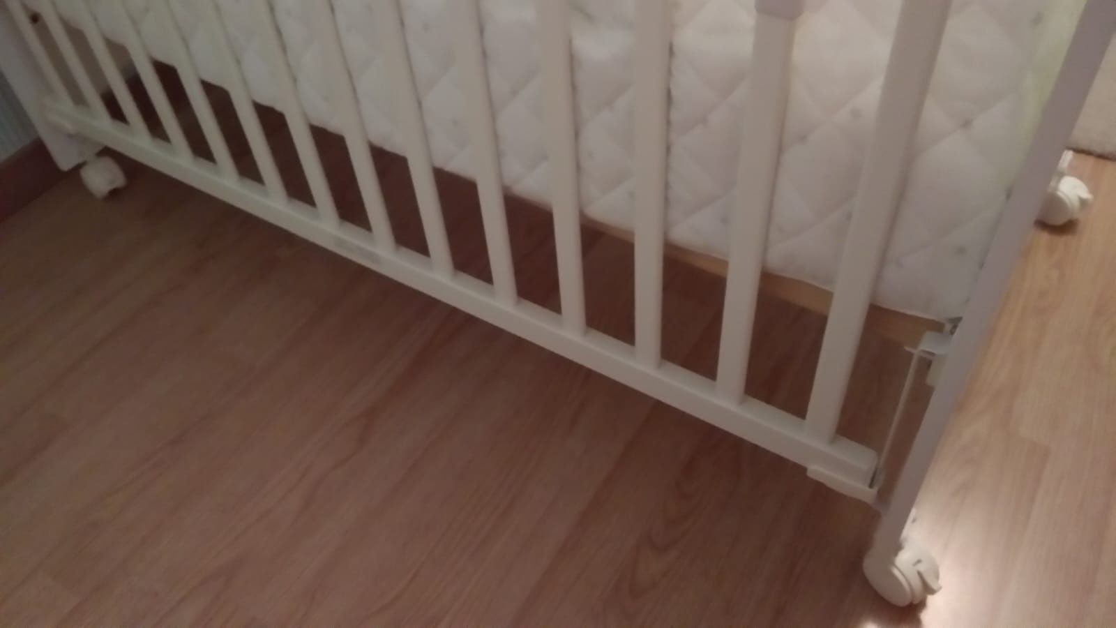 Berço branco da marca Trama