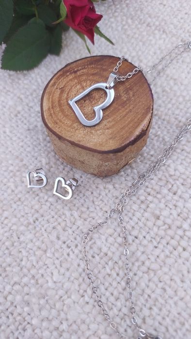 Conjunto de colar e brincos de aço inoxidável prateado com coração