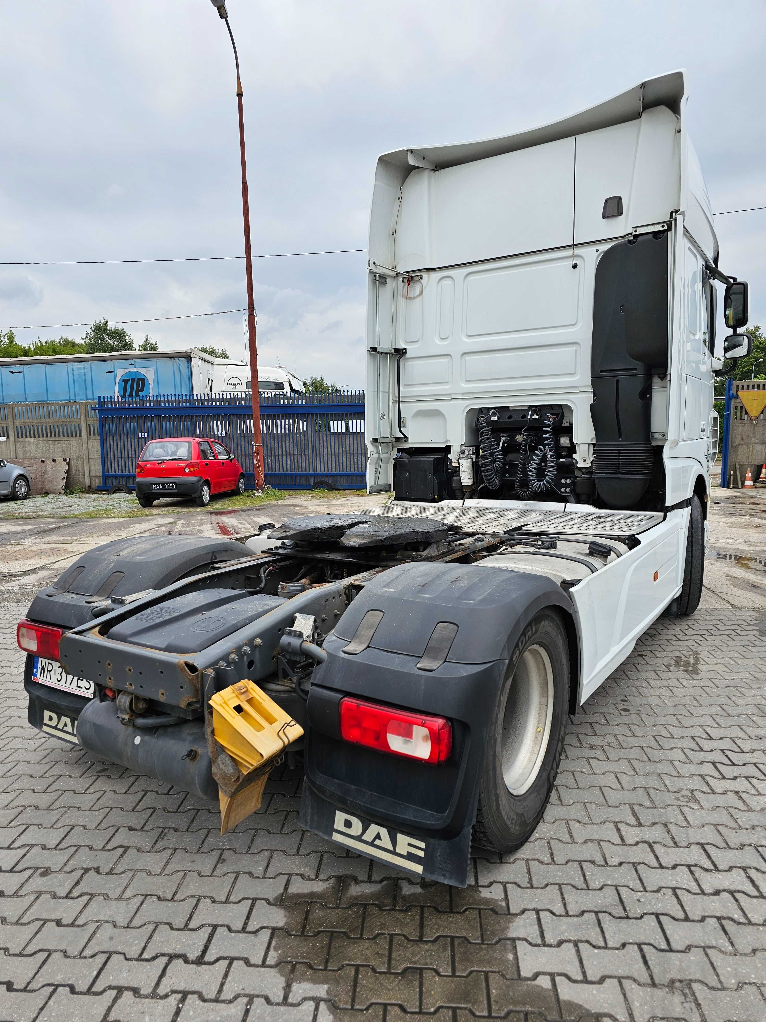Sprzedam Ciągnik Siodłowy Daf xf 106 510km z 2015 r
