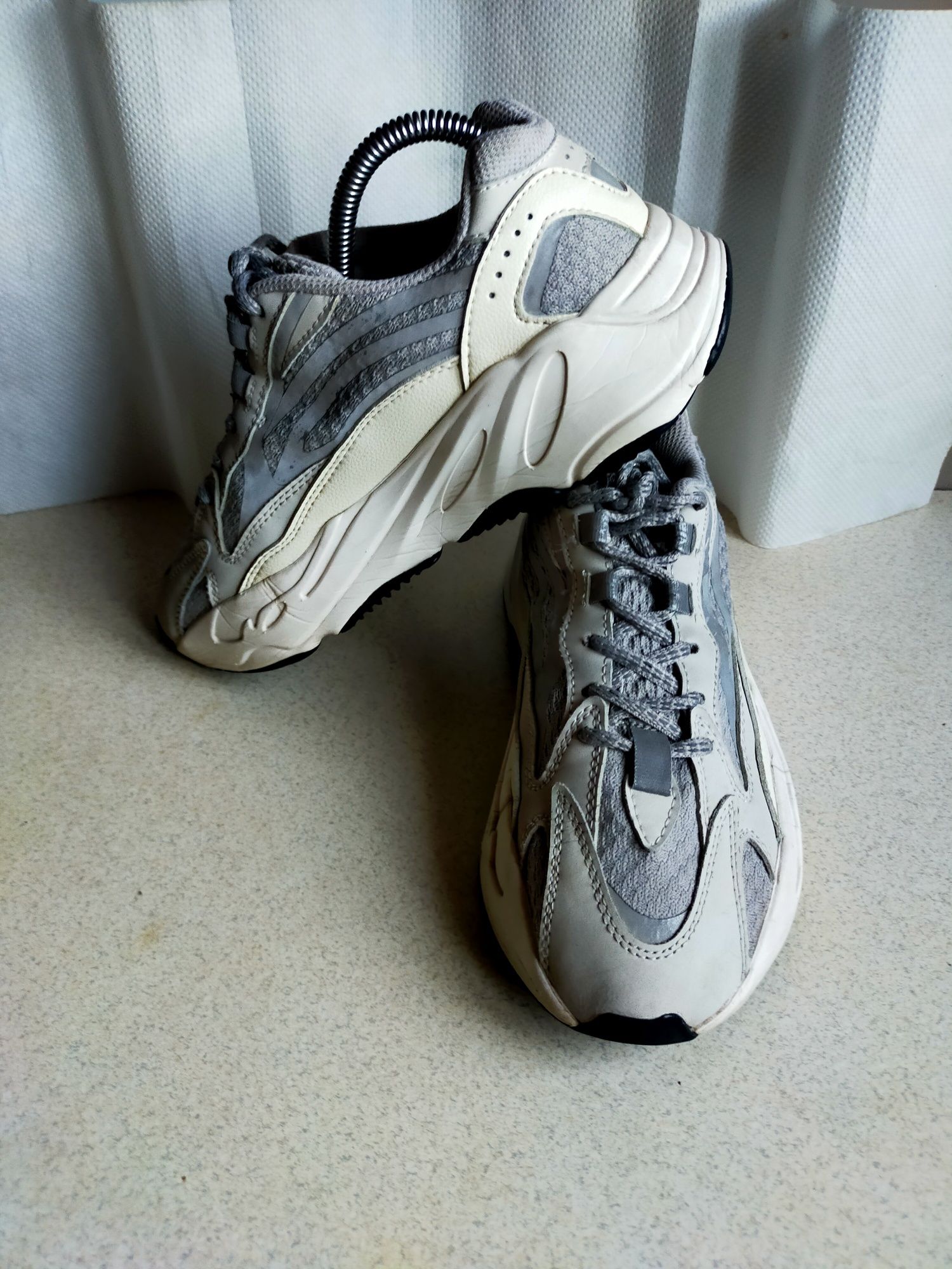 Adidasy Yeezy Boost 700V2 Static 39,5 /24,5 cm