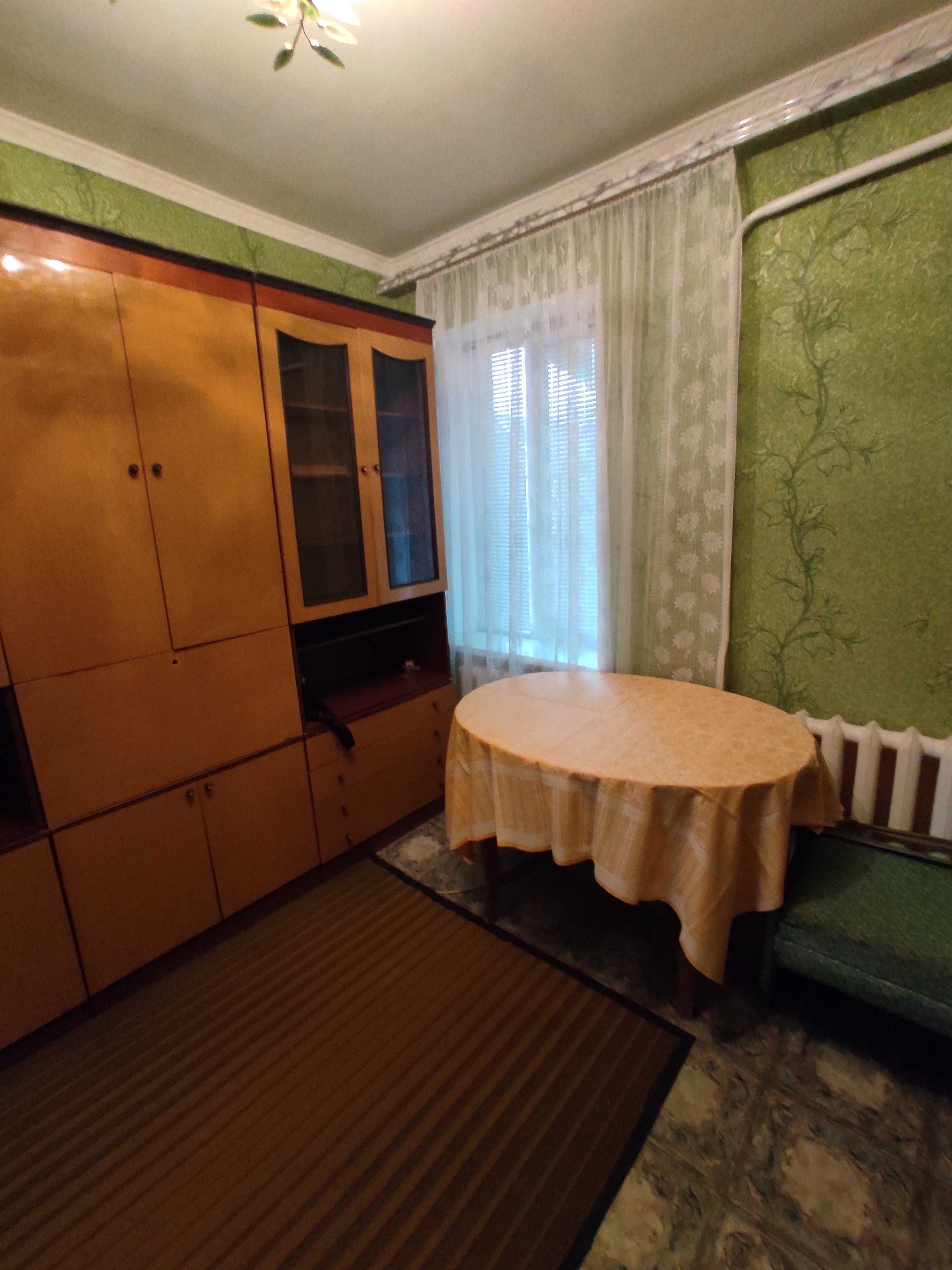 Двухкімнатна квартира в Миргороді з авт. опаленням та кухнею- студією.