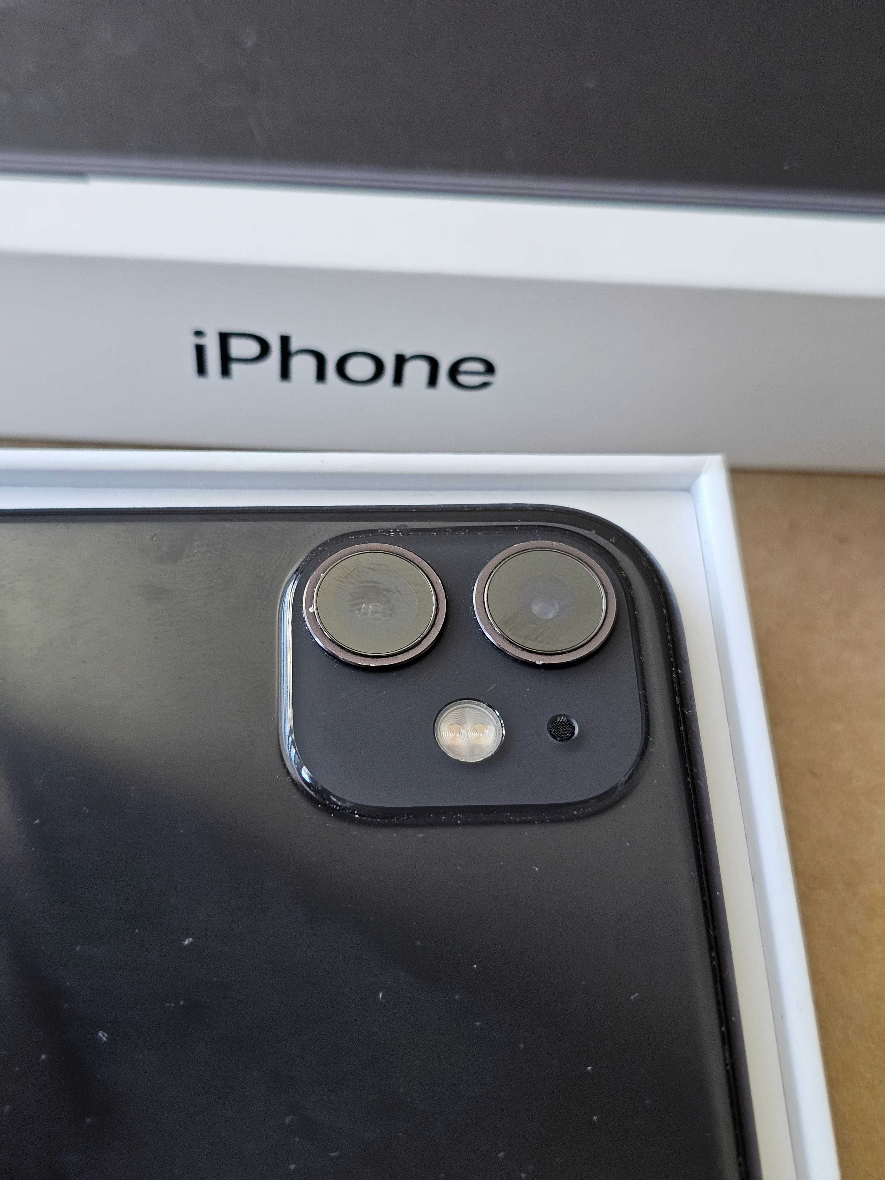 Iphone 11 128Gb.  Bateria 75%. Muito bom.