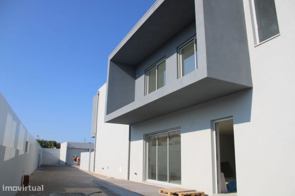 Moradia Nova T2 C/ Garagem Ind. 5min das Praias- Canidelo