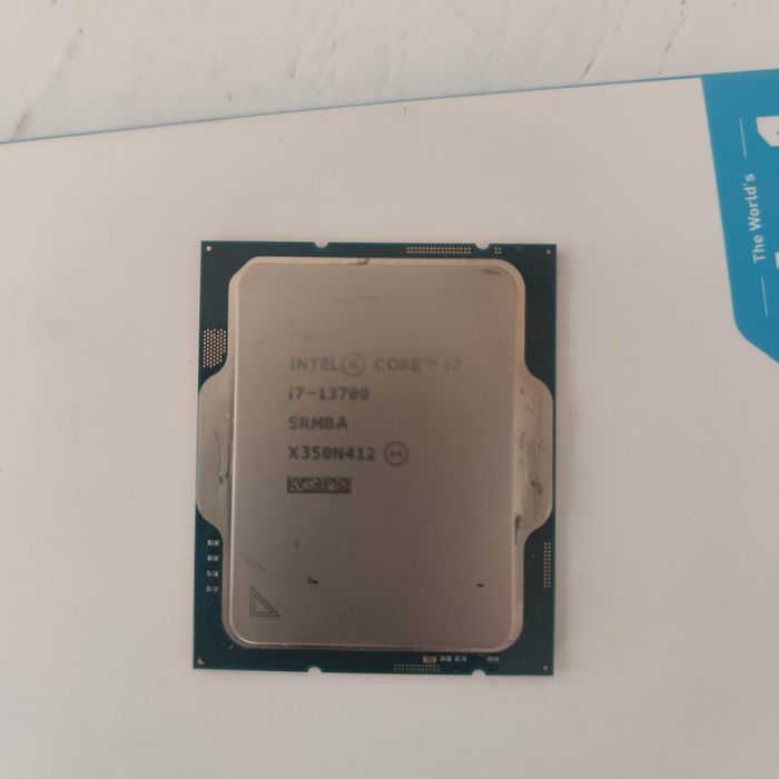 Procesor i7 13700 z wbudowaną kartą graficzną