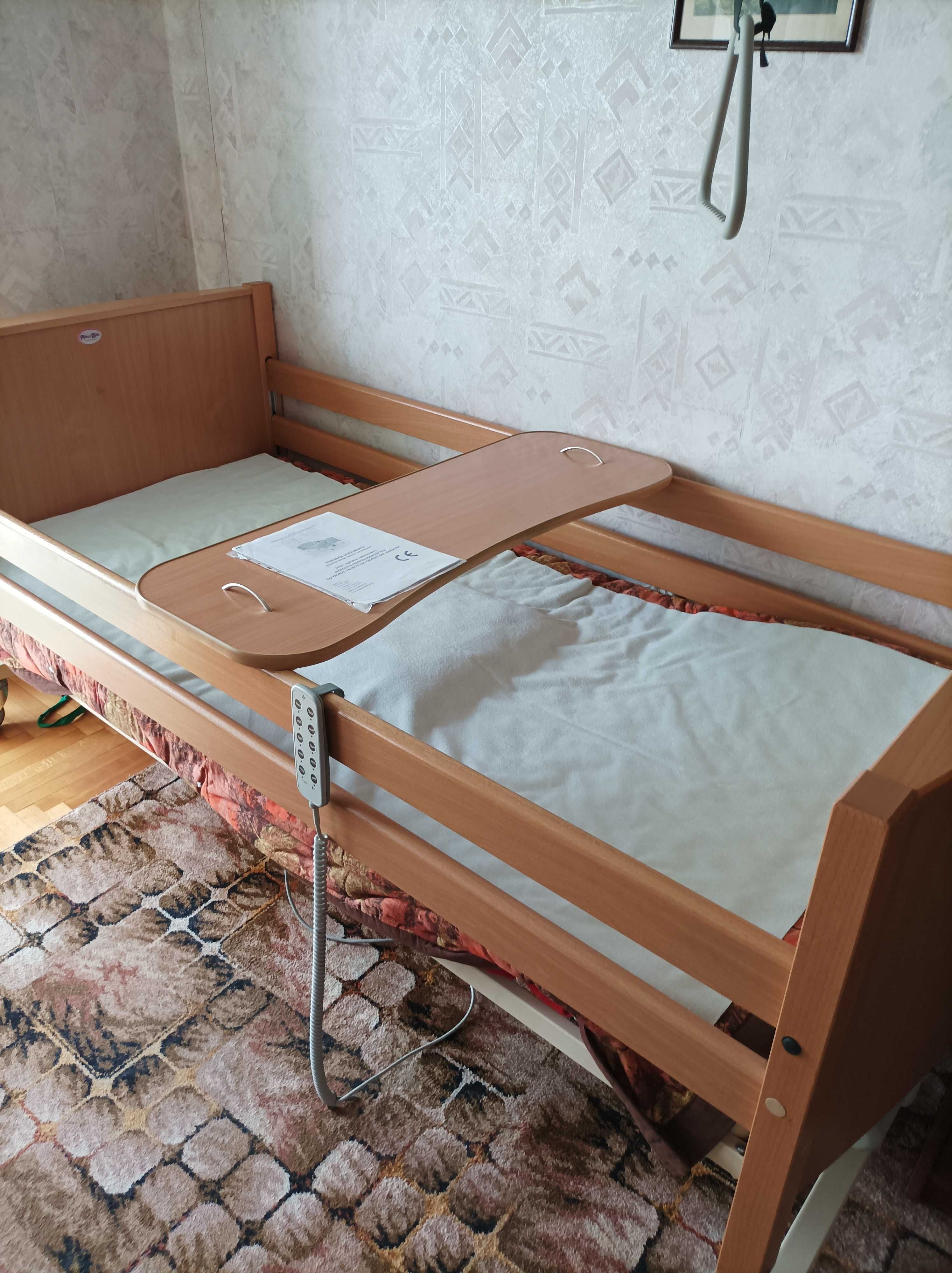 Łóżko rehabilitacyjne dla osoby niepełnosprawnej regulacja elektryczna