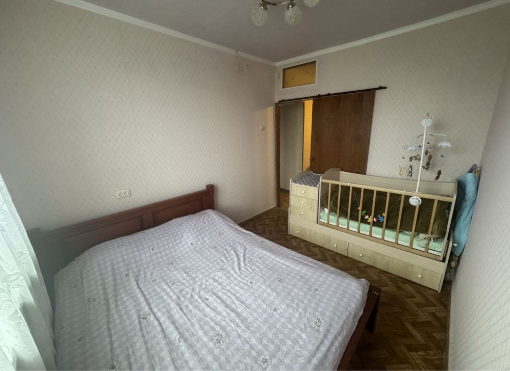 Продам 2х квартиру возле метро Победа