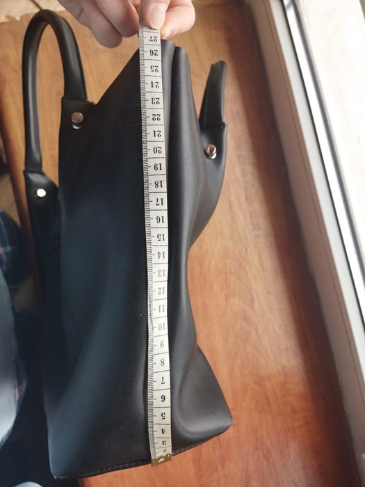 Класична чорна сумка