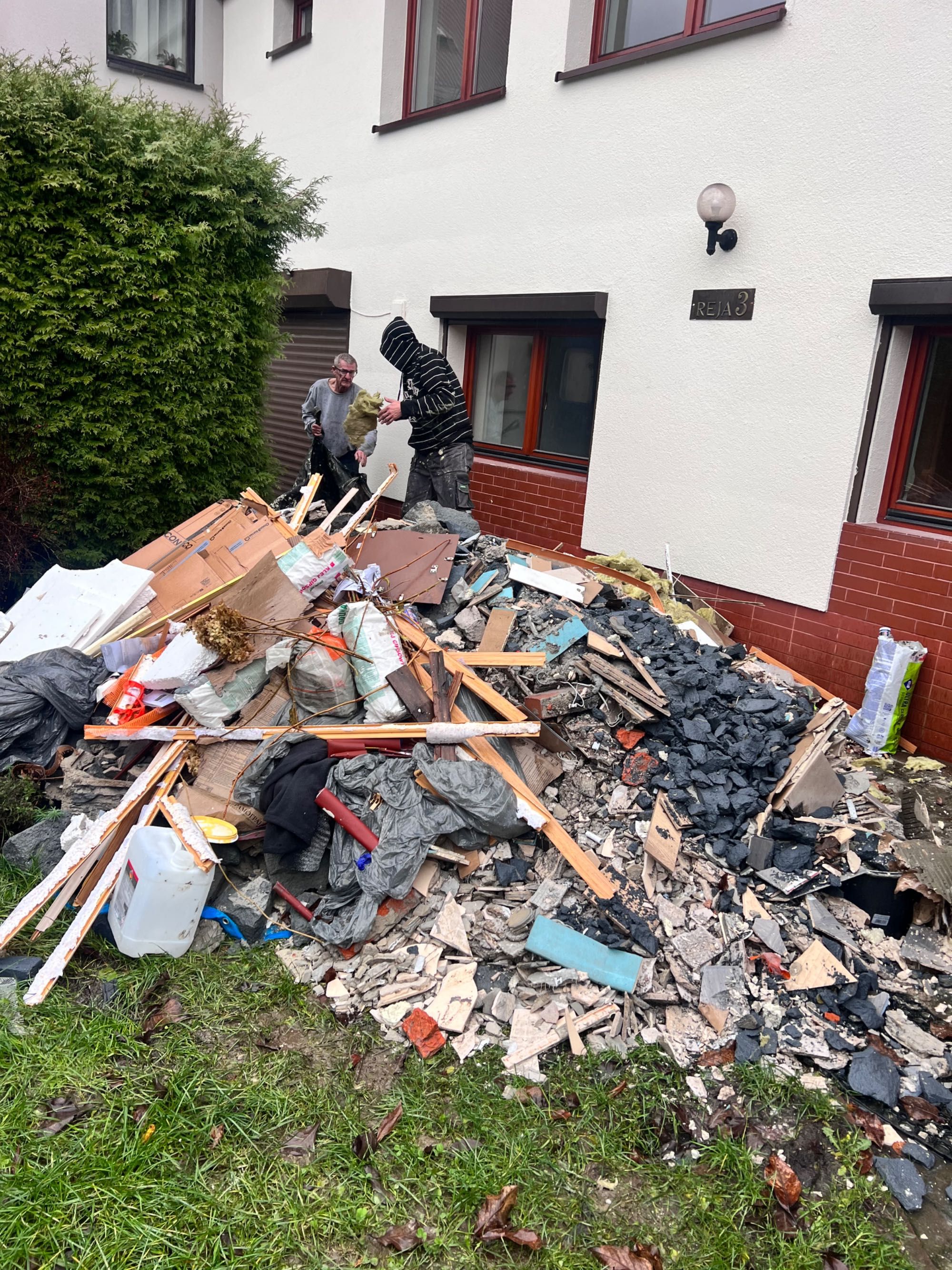 Wywóz papy gruzu utylizacja sprzątanie mieszkań piwnic strychów