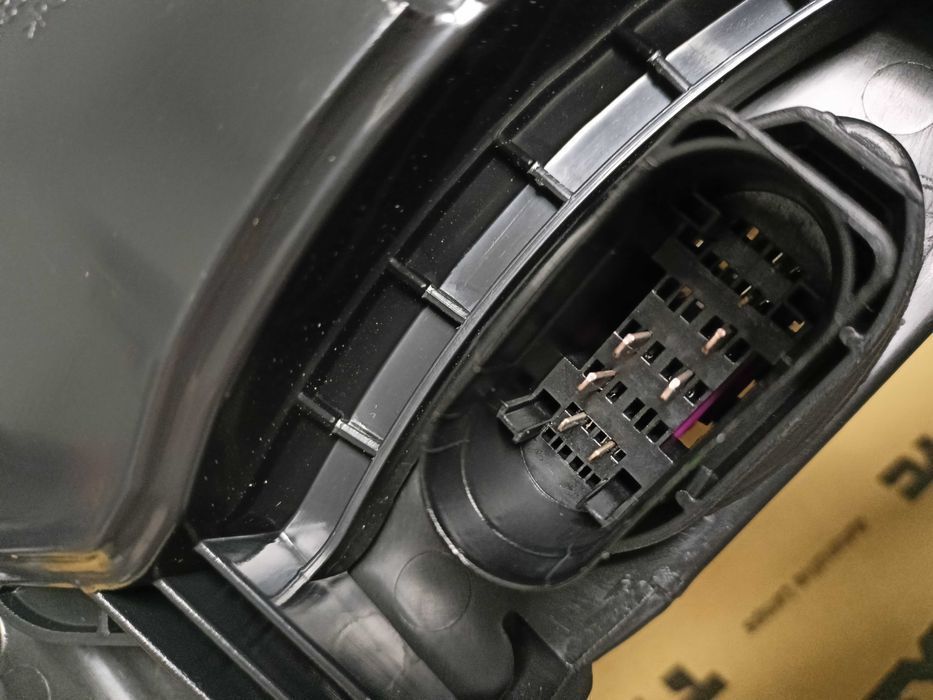 Ford Mondeo MK4 2007- Lampa/Reflektor lewy H7+H1