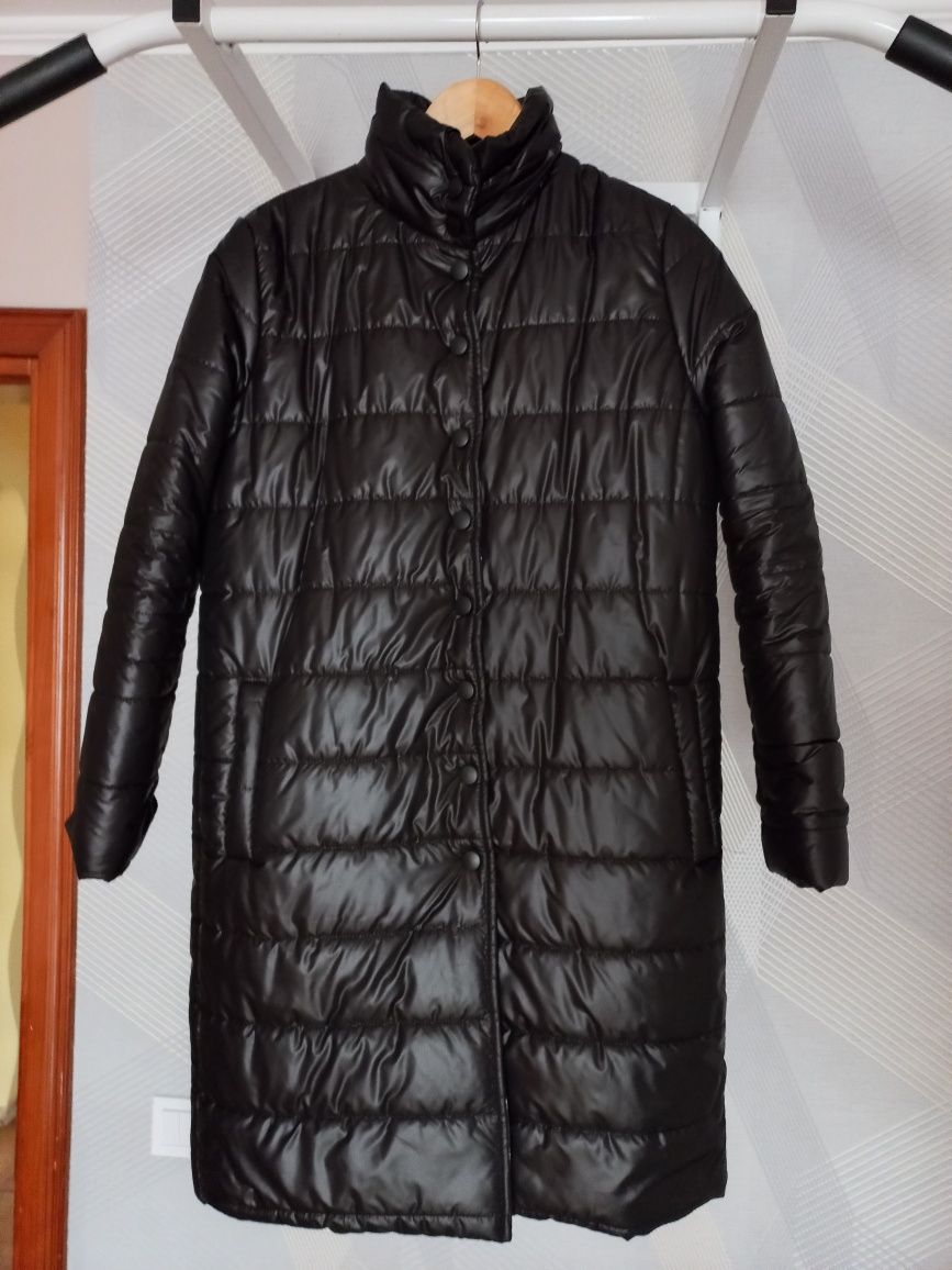 Куртка -пальто , чорного кольору 42 р