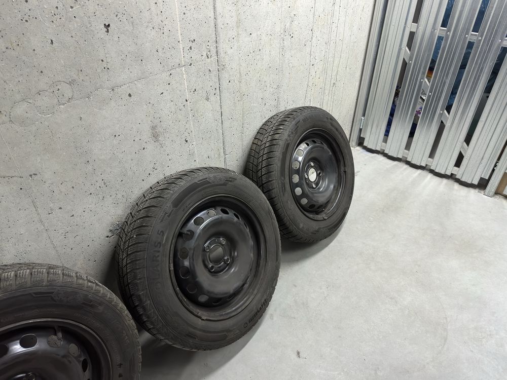 Koła stalowe zimowe 4x100 185/65 R15 z czujnikami TPMS Dacia