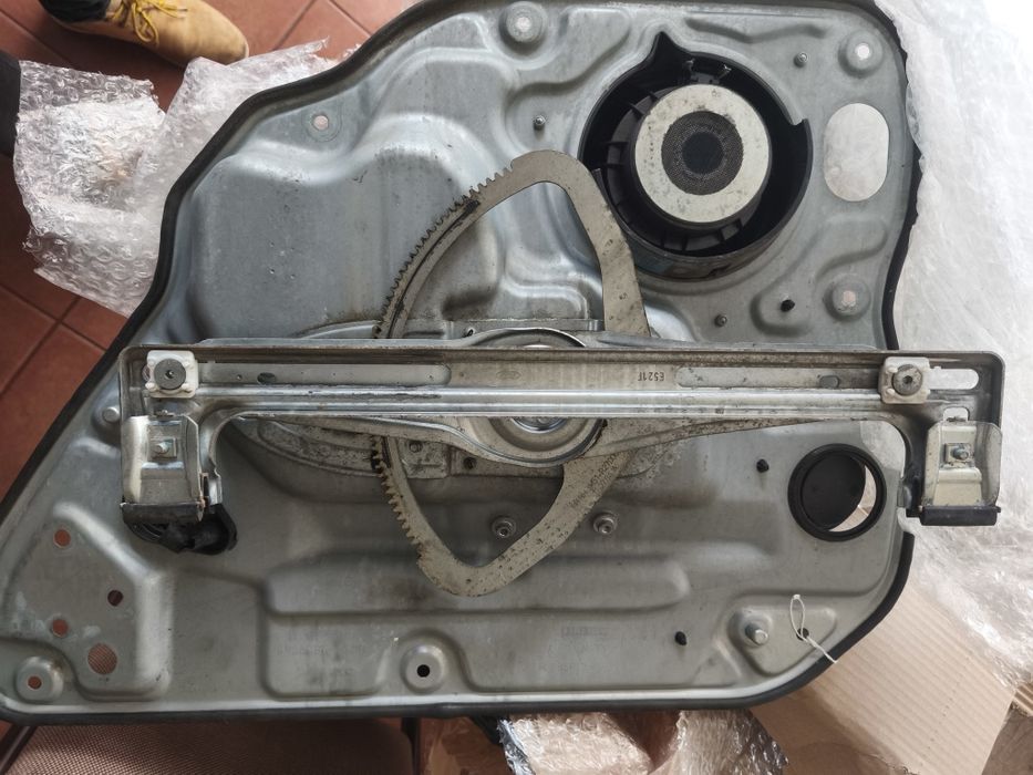 Elevador Volvo v50 porta traseira esquerda