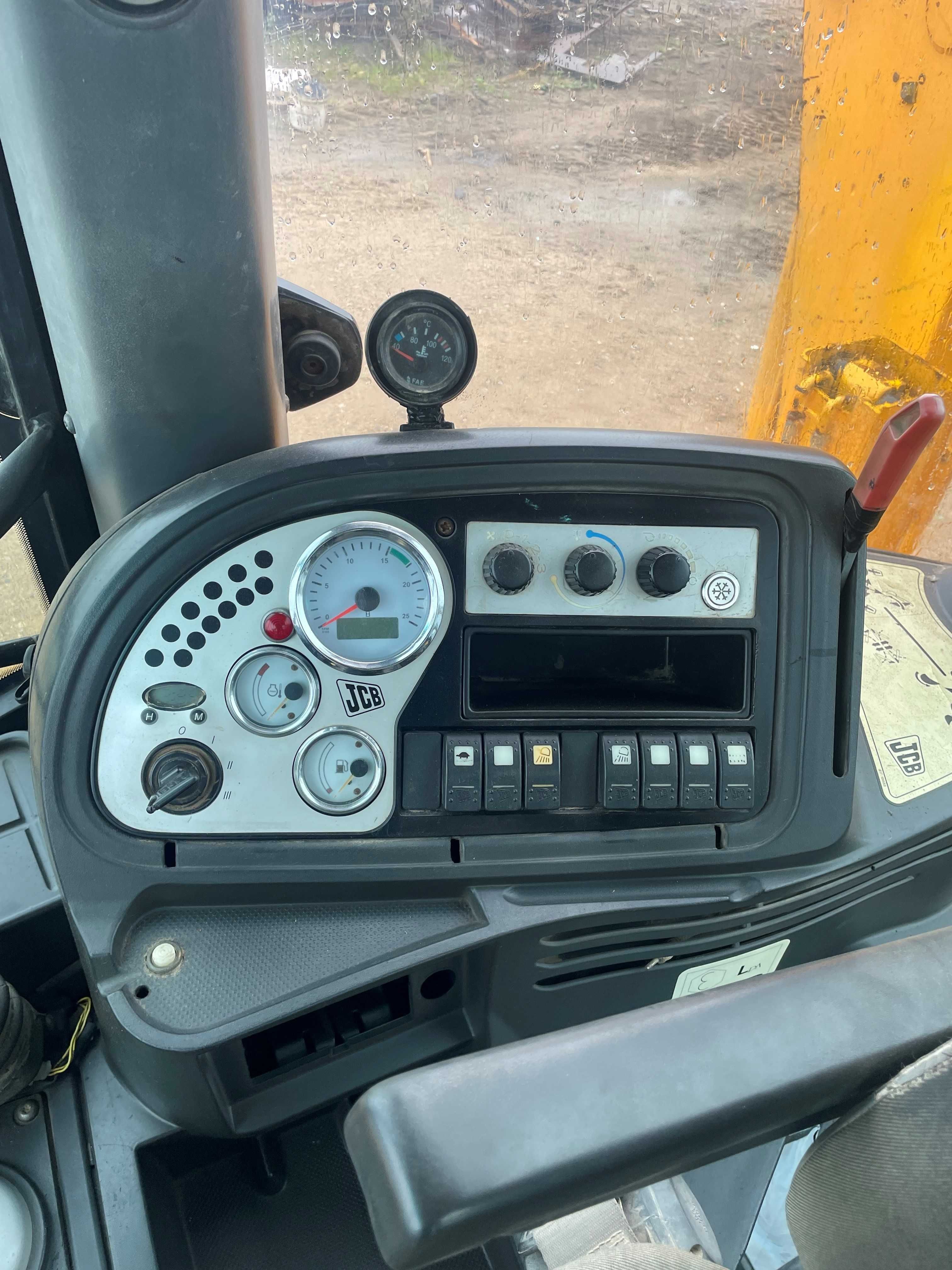 JCB 4CX Koparko Ładowarka