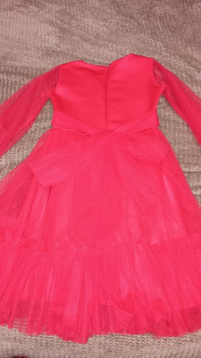 Святкова сукня для дівчинки, розмір 134