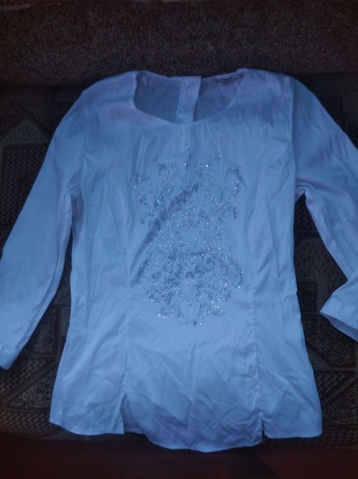 Блузочка в гарному стані на42 розмір