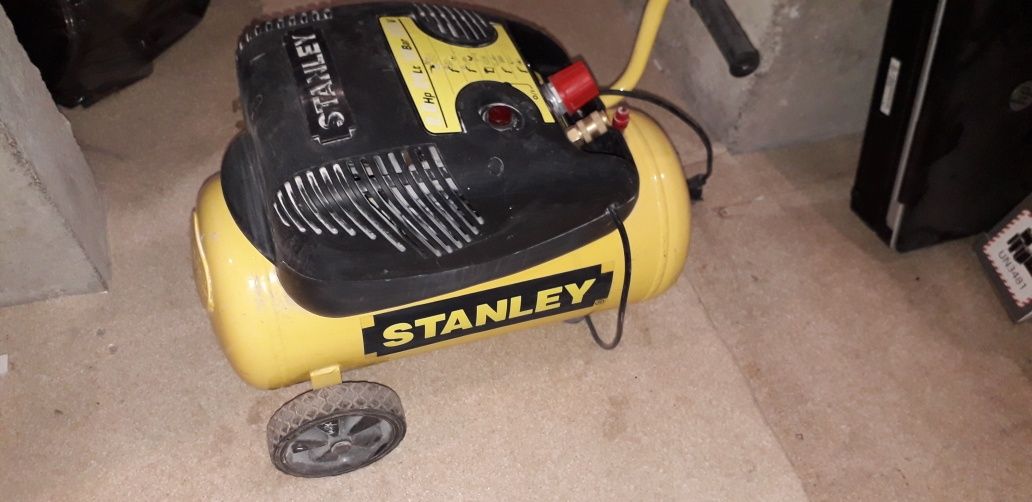 Kompresor sprężarka Stanley 10bar 24l  sprawny w dobrym stanie