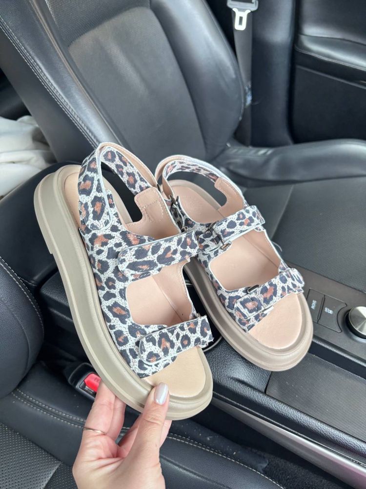 Леопардові сандалі босоніжки  на липучках