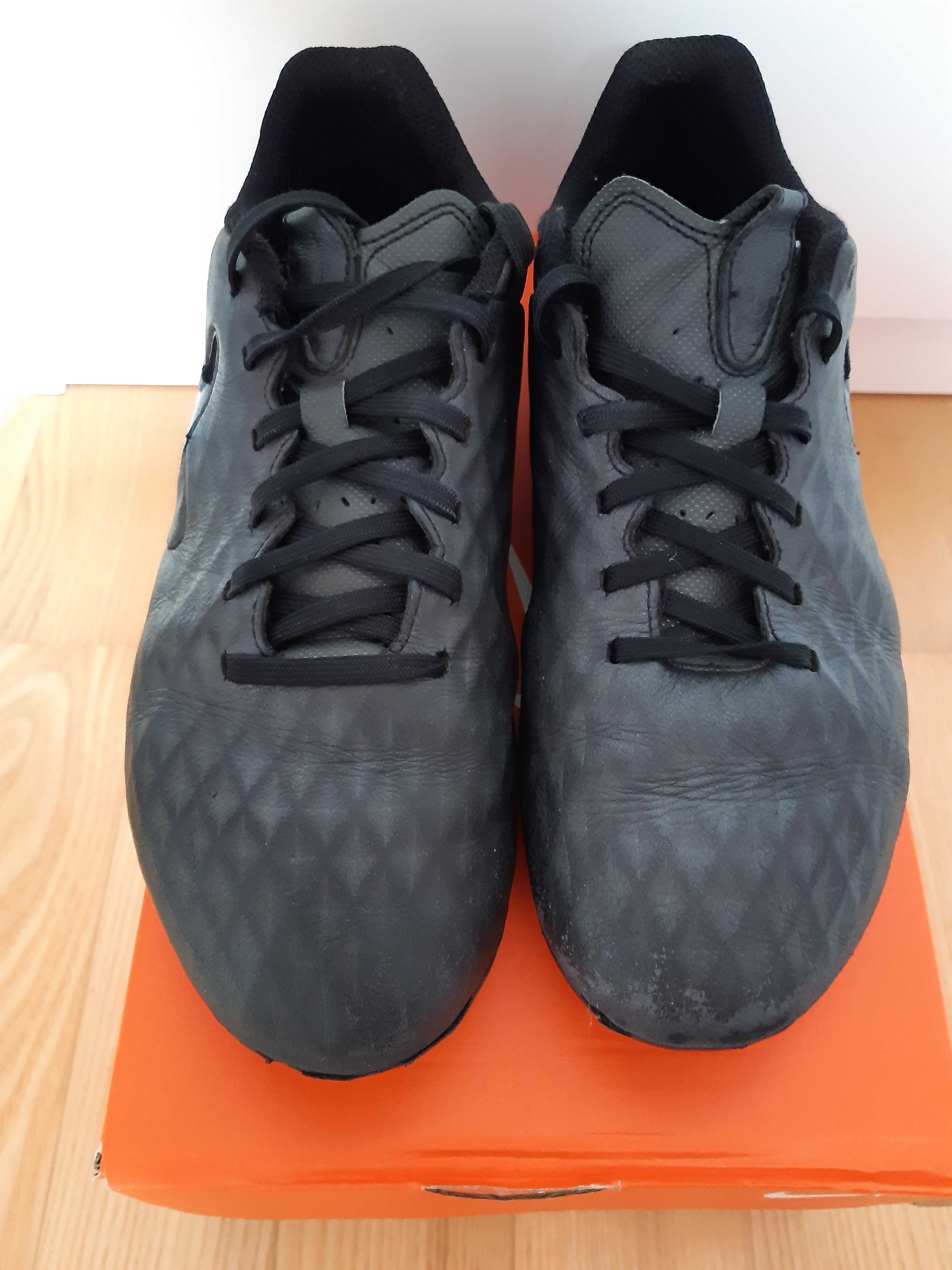 Buty piłkarskie korki Nike Tiempo 38,5
