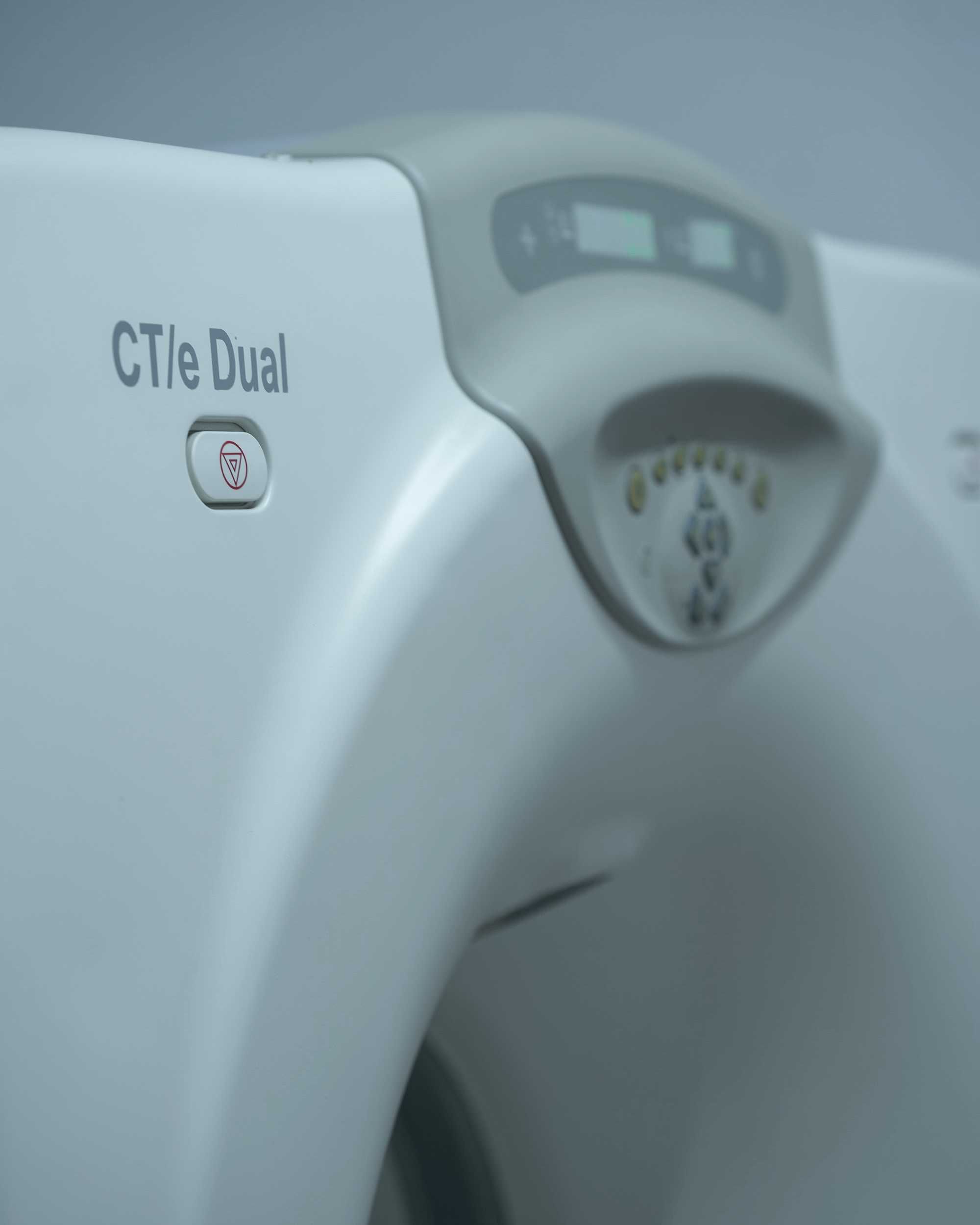 GE dual - Używany tomograf komputerowy
