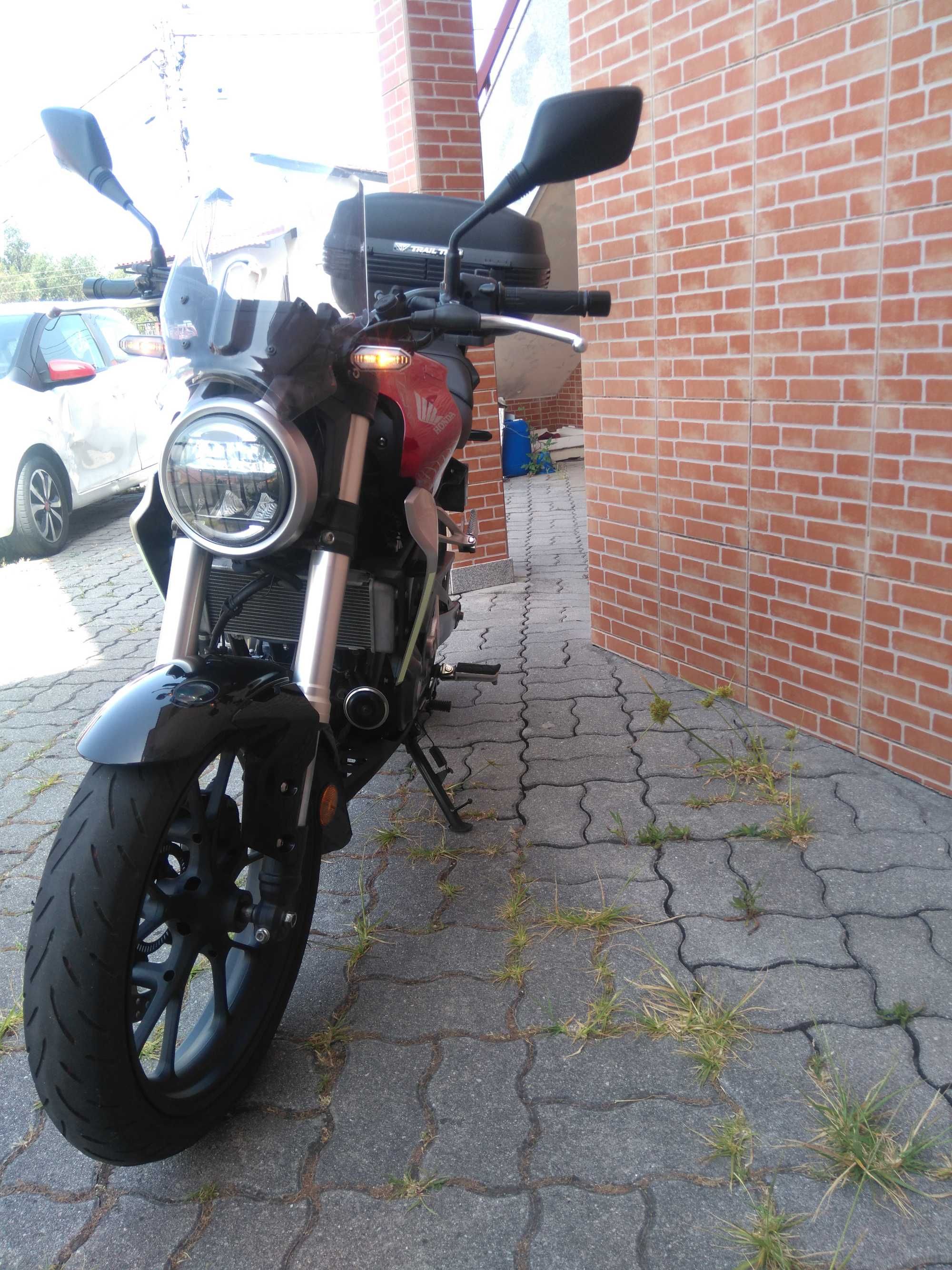Honda Cb300 muito estimada
