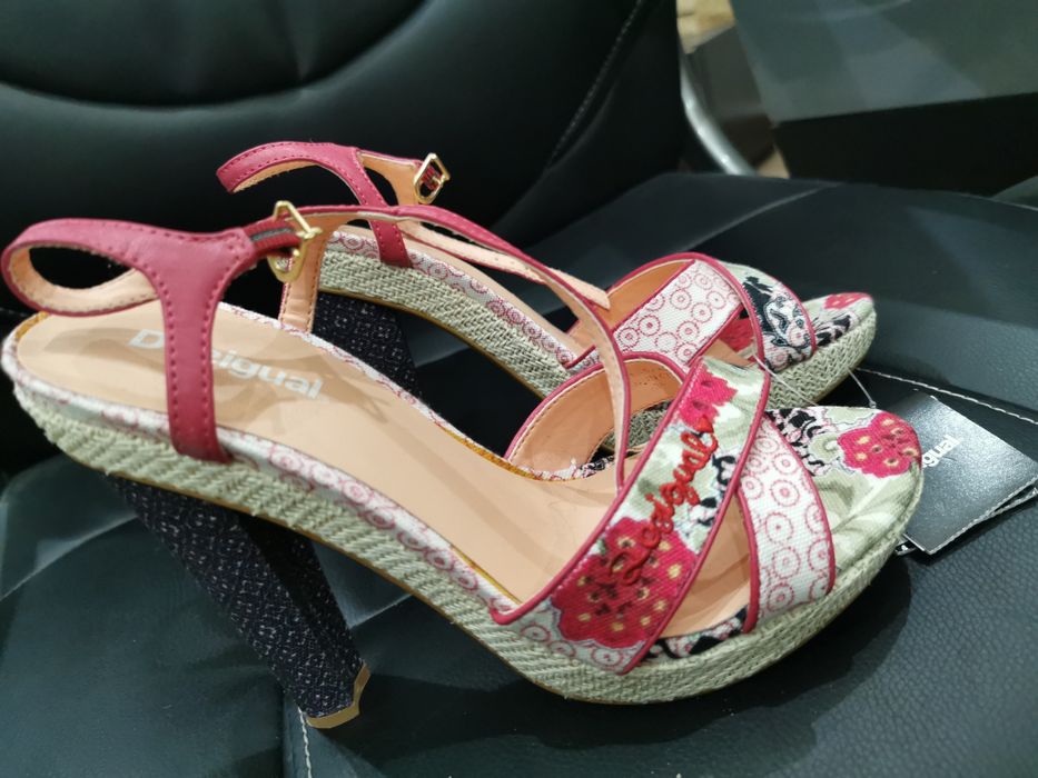 Sapatos Desigual, 38, originais e ainda com etiqueta.