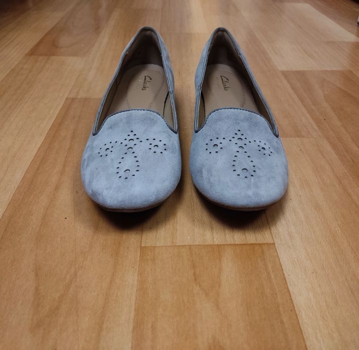 Демисезонные женские туфли лоферы Clarks.