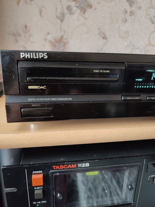 CD плеер philips CD604.