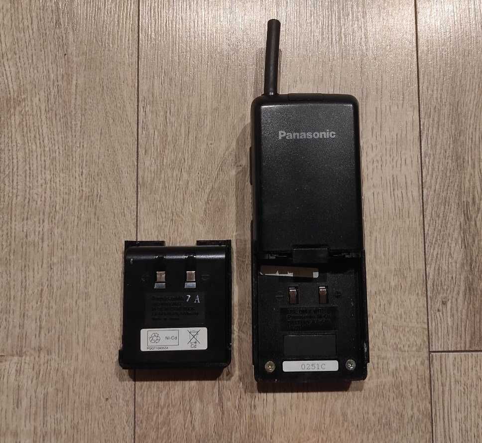 Bezprzewodowy telefon stacjonarny Panasonic KX-T9200PD