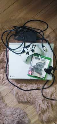 XBOX ONE ,, Pad ×1, kabel zasilający ×1, hdmi × 1 , Call of ×1 Duty"