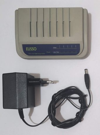 Eusso Nway Switch 5-port 10/100Mbps, USH5005-XPB + zasilacz 12V - 0,5A