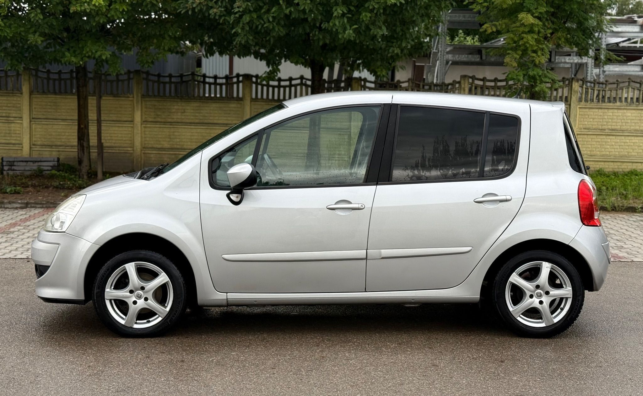 Renault Modus Renault Modus 1.2 benzyna 5 drzwi 2009/10r.Stan BDB