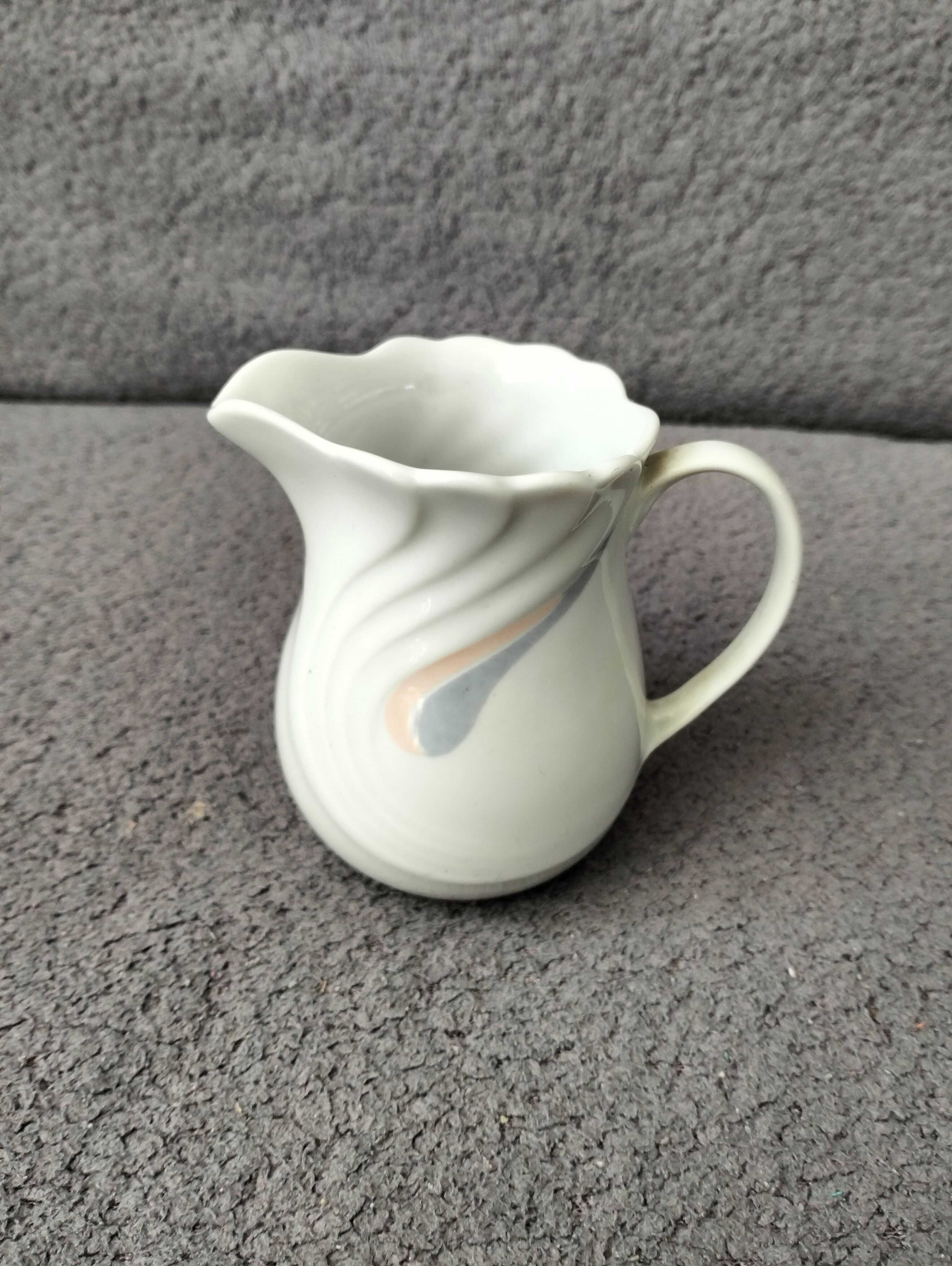 Mlecznik, porcelana, Wałbrzych/Wawel