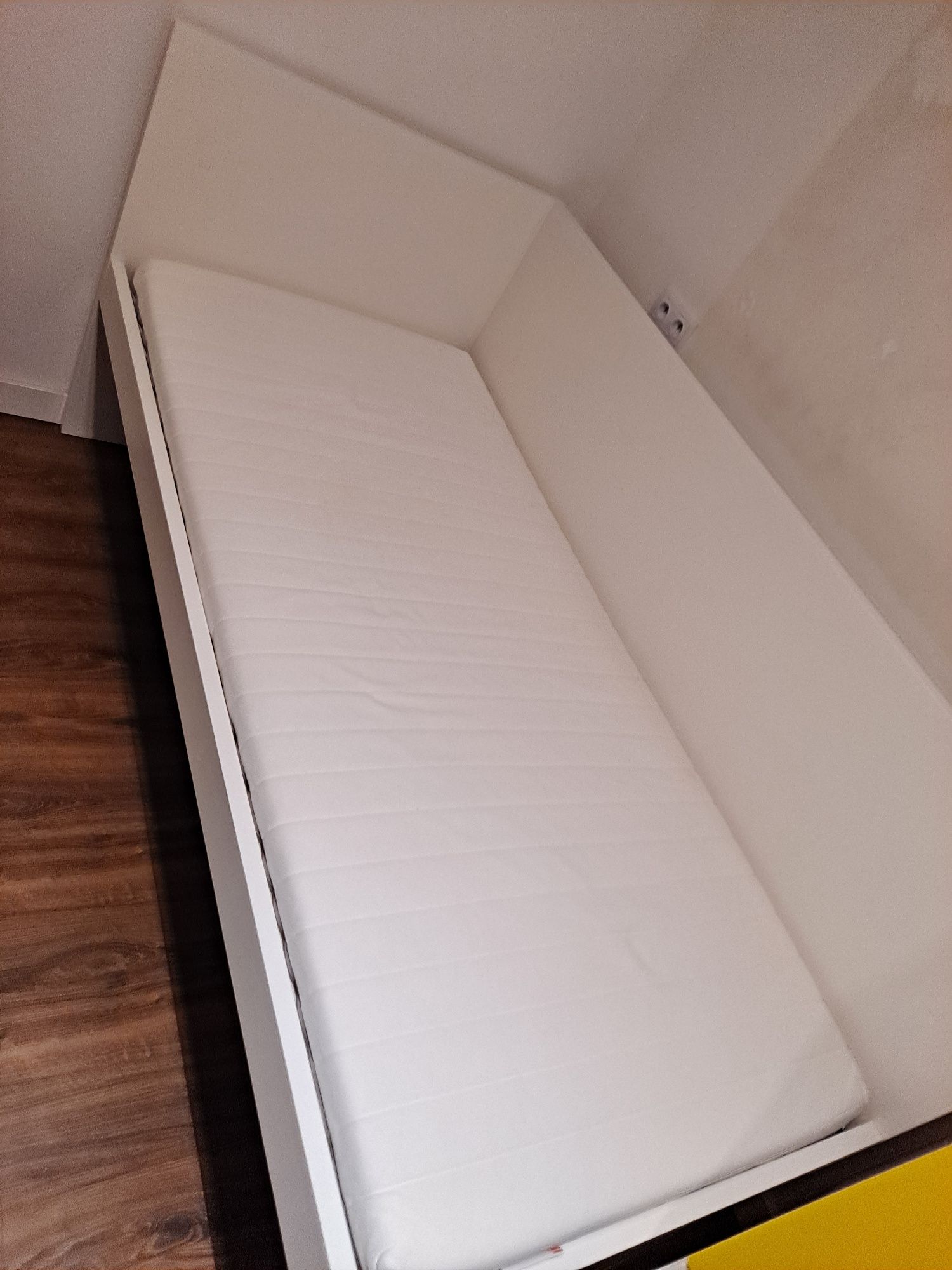 Łóżko Ikea, materac 90x200cm