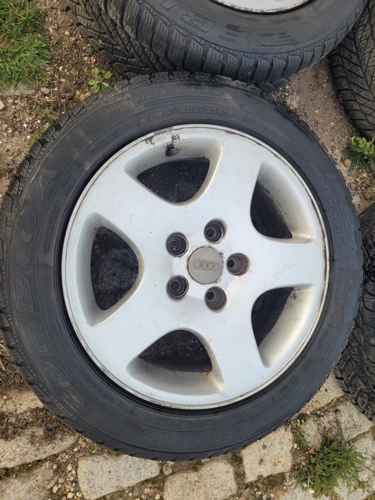 5szt Felgi audi 5x112   opony zimowe  205/55/R16