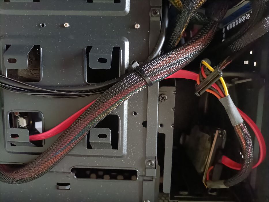 Sprzedam komputer i5 4460 3.20ghz