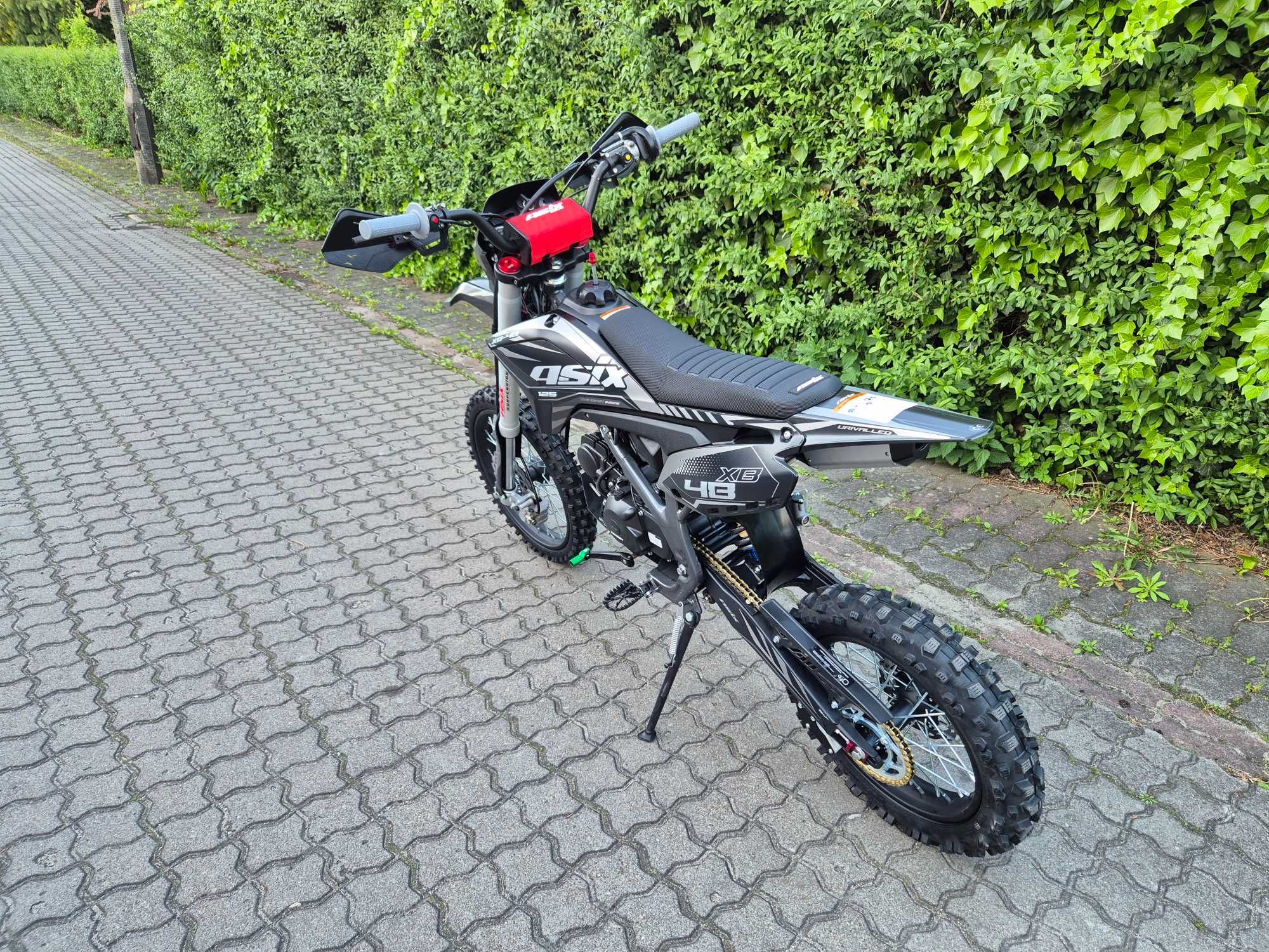 NOWY Cross Asix XB-48 125ccm 17/14 oraz 19/16 Manual Lampa  2025rok