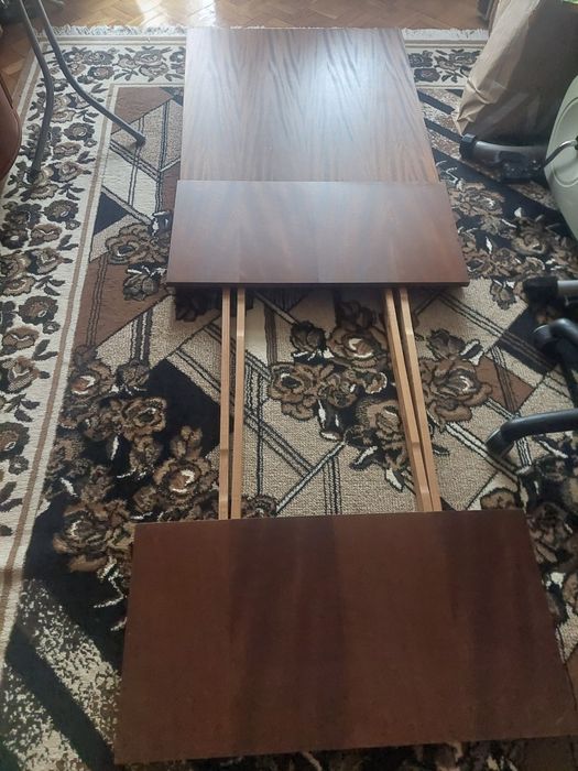 Гостинний стіл на 12 персон