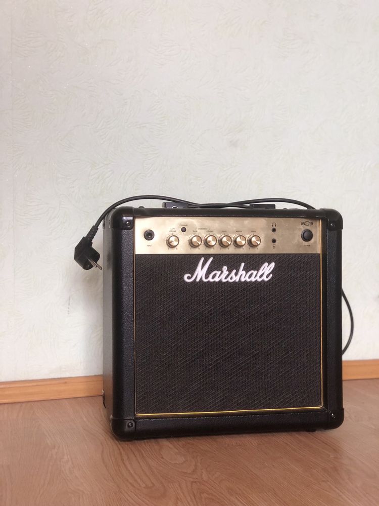 Комбопідсилювач Marshall MG15