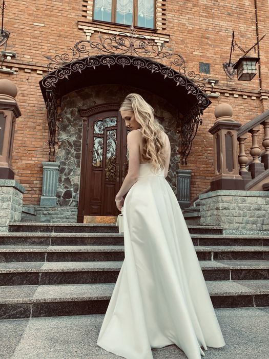 продам випускну/вечірню/весільну білу сукню, розмір с