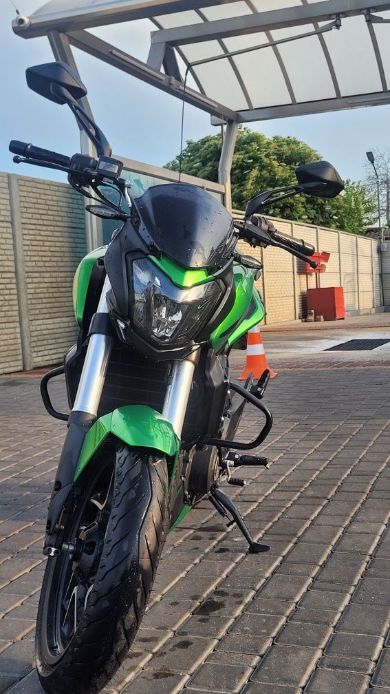 Bajaj Dominar 400UG