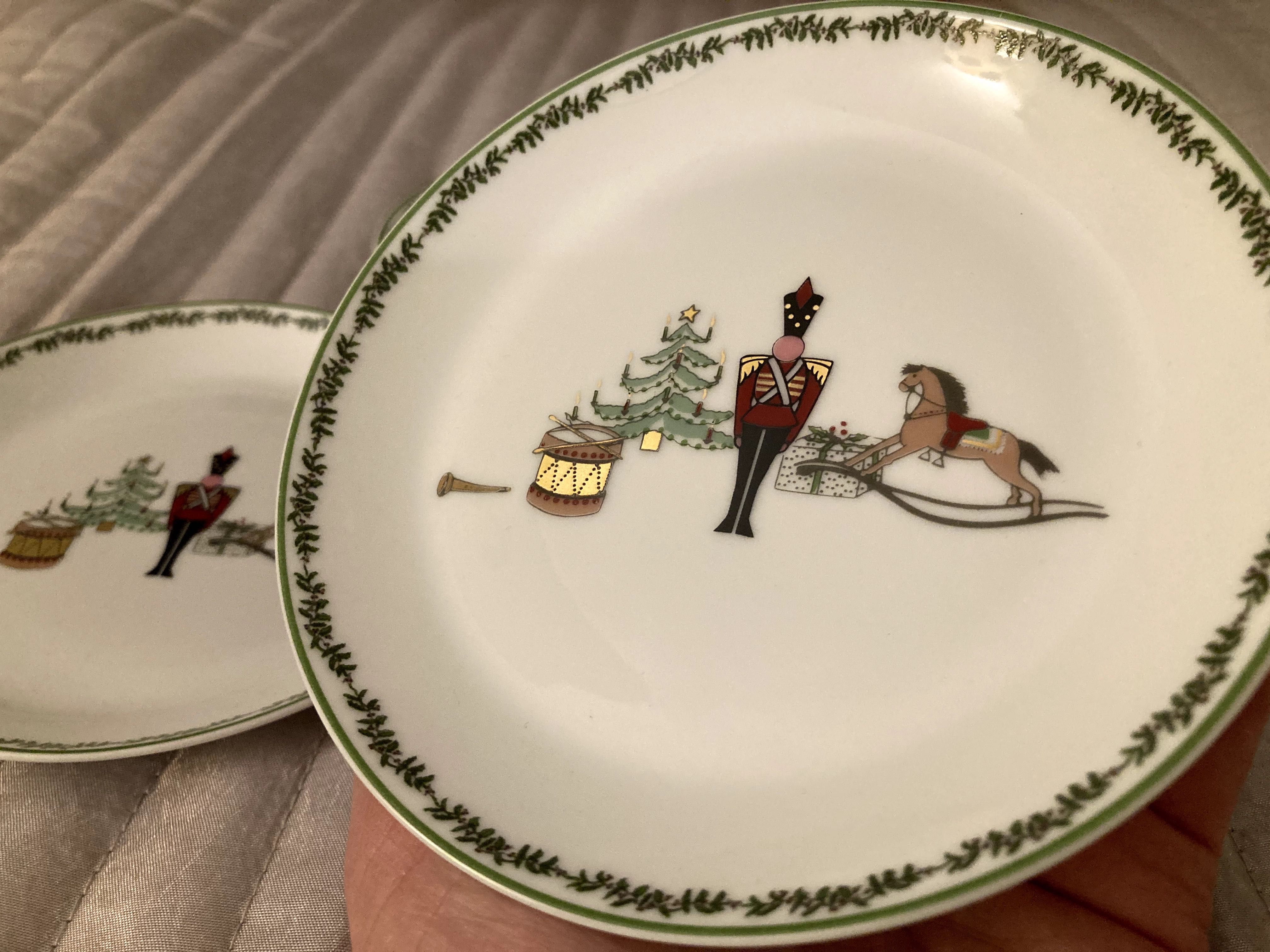 Блюдечка Bernardaud Limoges. Grenadiers