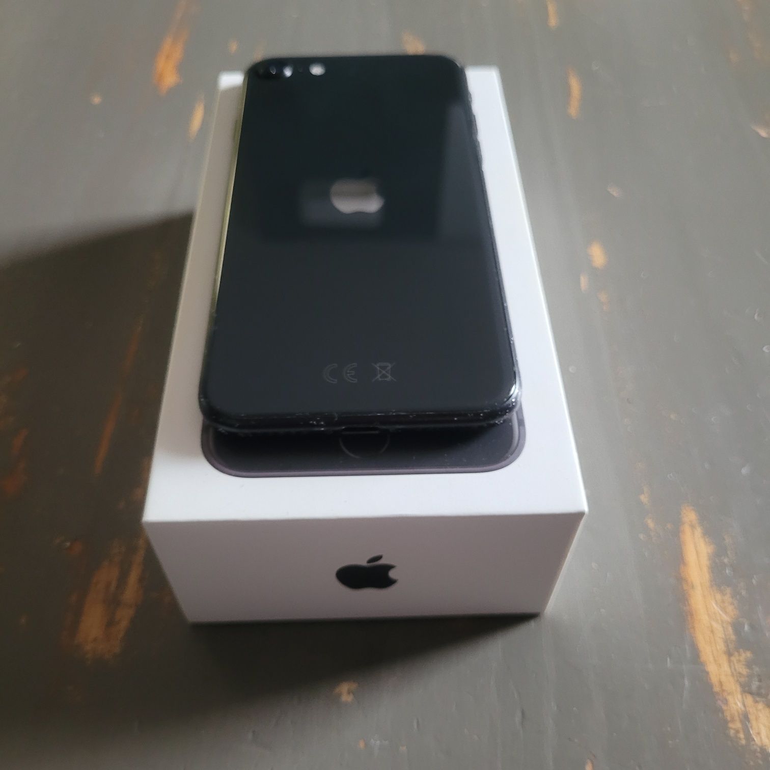 I phone SE , 64gb